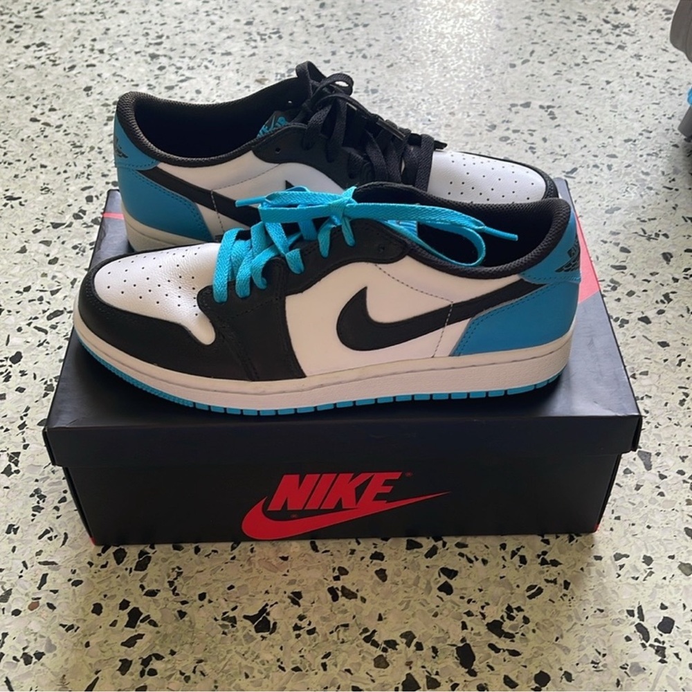 Women’s Nike Air Jordan 1 low